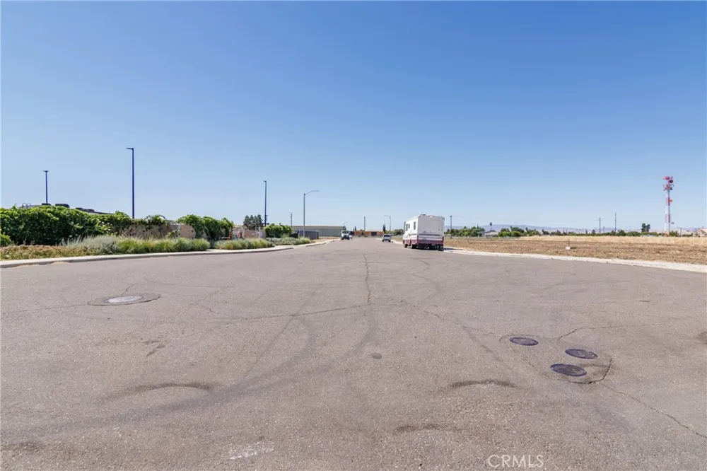 239 Commerce Los Banos, CA 93635