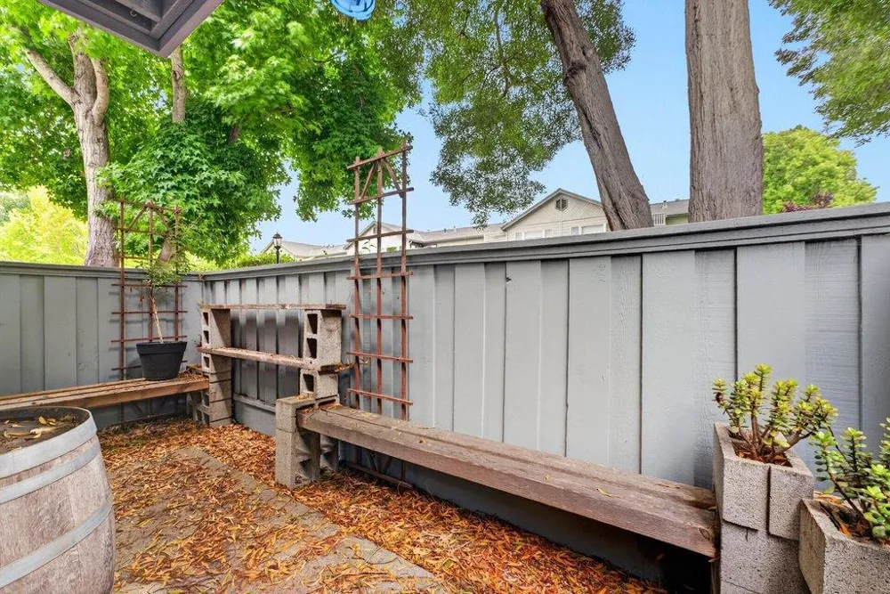 4251 Sea Pines Court Capitola, CA 95010