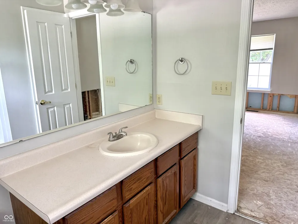 1025 Killian Mooresville, IN 46158