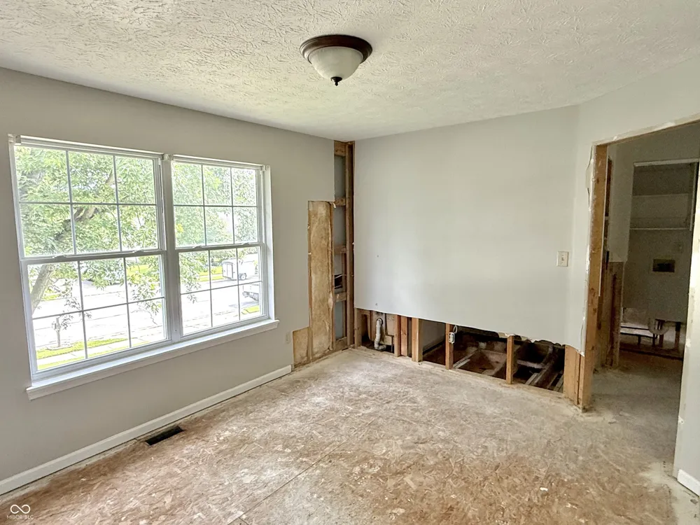 1025 Killian Mooresville, IN 46158
