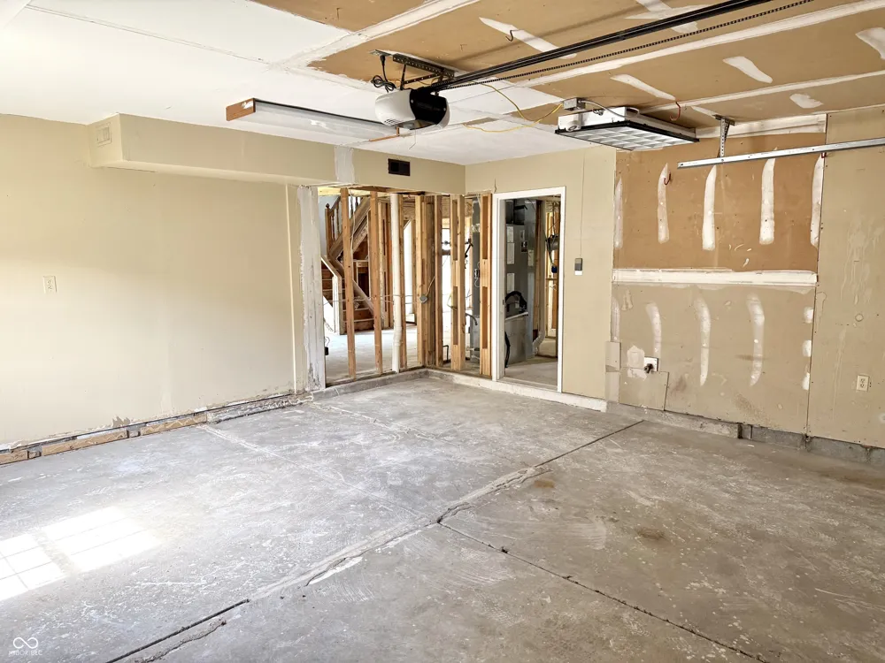 1025 Killian Mooresville, IN 46158
