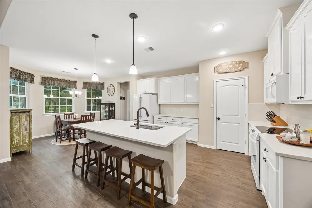 1712 County Road 103 Columbus, TX 78934