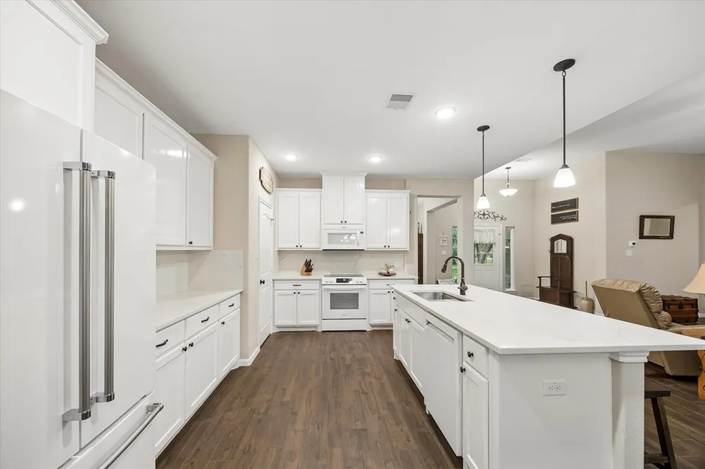 1712 County Road 103 Columbus, TX 78934