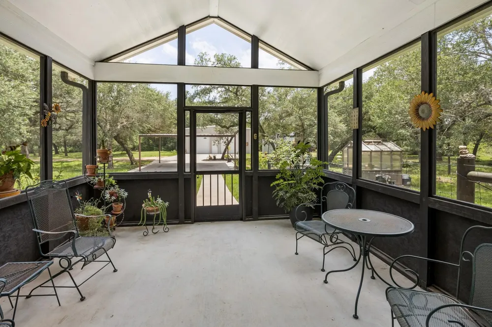 1712 County Road 103 Columbus, TX 78934