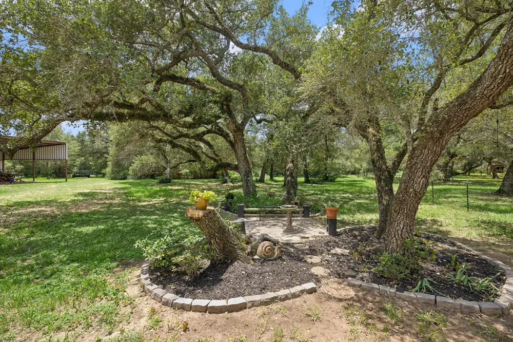 1712 County Road 103 Columbus, TX 78934
