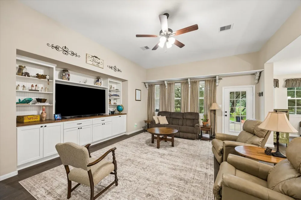 1712 County Road 103 Columbus, TX 78934