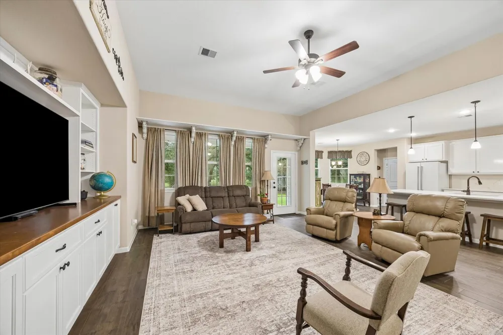 1712 County Road 103 Columbus, TX 78934