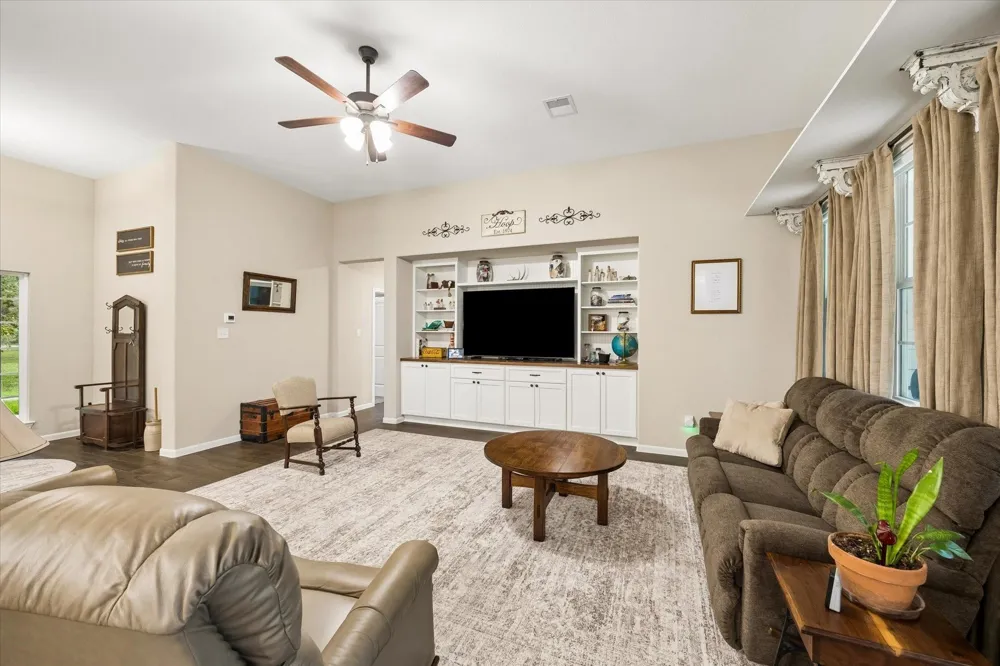 1712 County Road 103 Columbus, TX 78934
