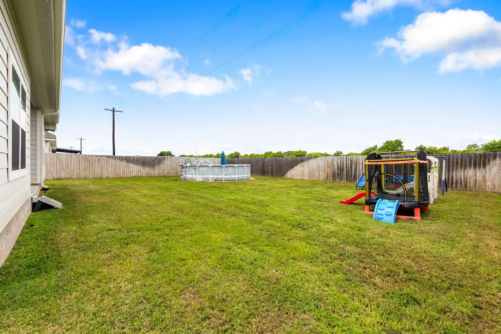 401 Brazos Bend Snook, TX 77879