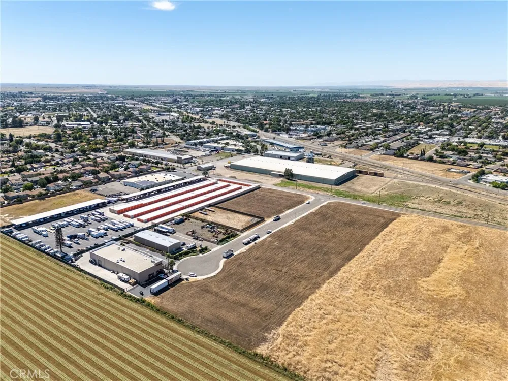 216 Commerce Los Banos, CA 93635