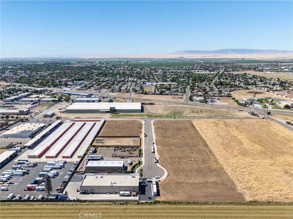 216 Commerce Los Banos, CA 93635