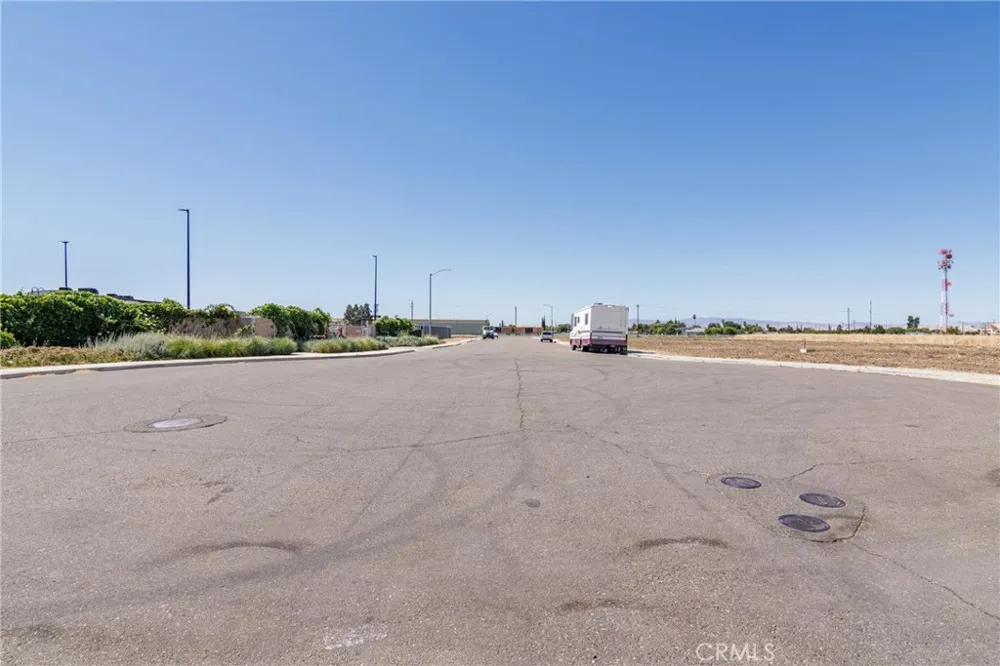 216 Commerce Los Banos, CA 93635