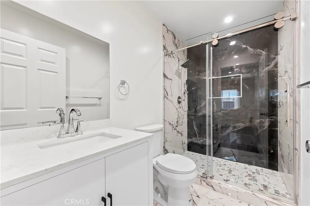 8832 Odessa Ave North Hills, CA 91343
