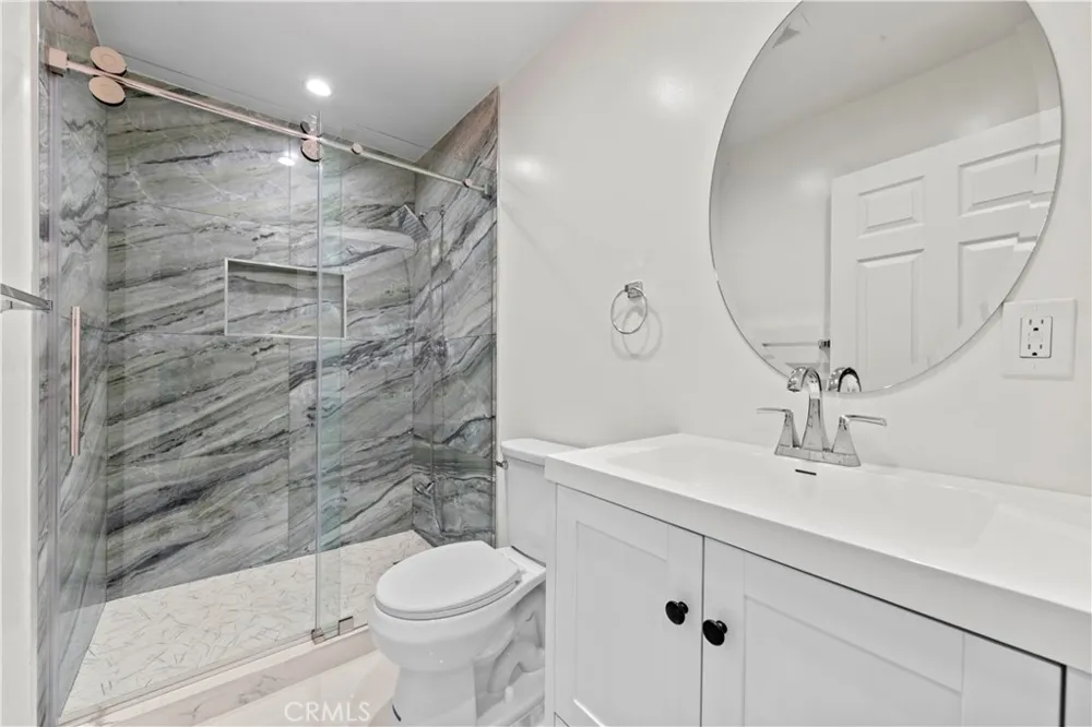 8832 Odessa Ave North Hills, CA 91343