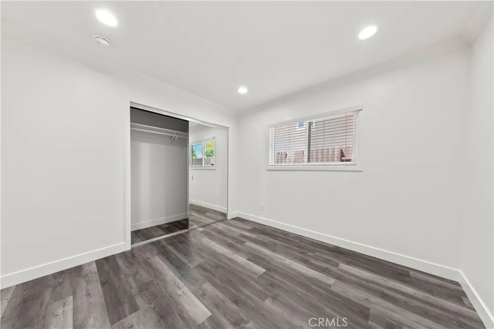 8832 Odessa Ave North Hills, CA 91343