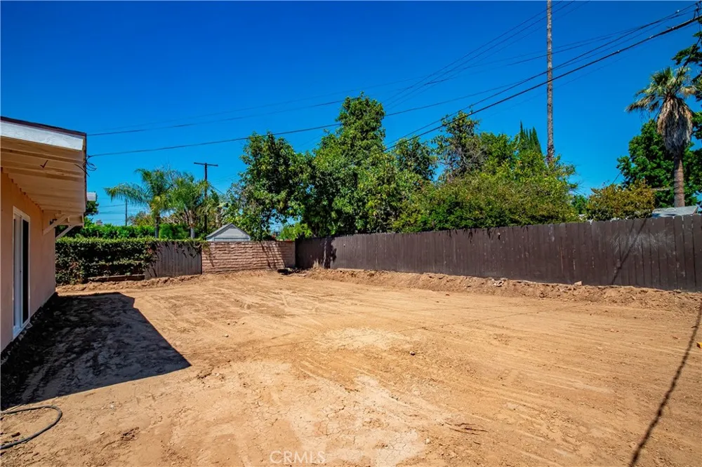 8832 Odessa Ave North Hills, CA 91343