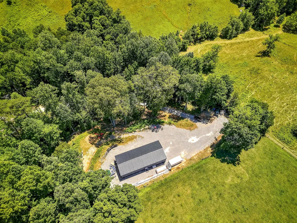 359 Allen Sells Ln Alpine, TN 38543