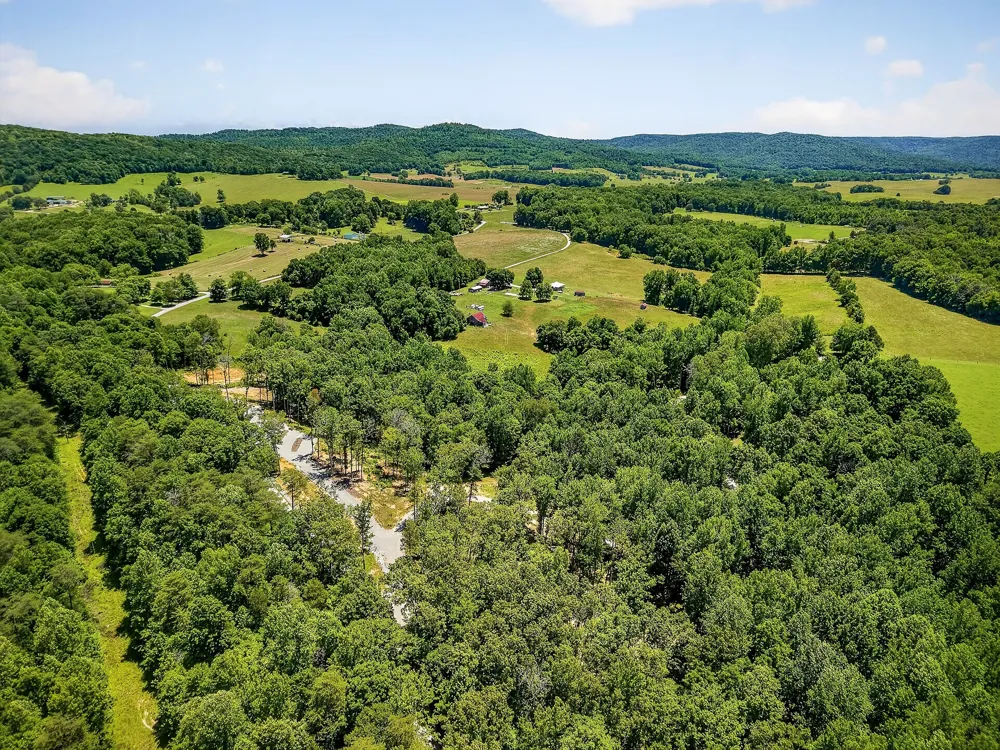 359 Allen Sells Ln Alpine, TN 38543
