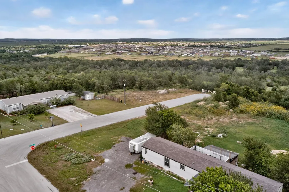 693 Santa Teresa Road Kyle, TX 78640