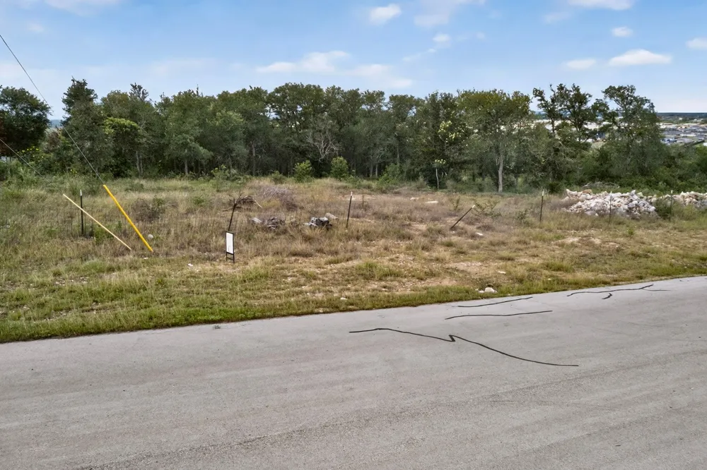 693 Santa Teresa Road Kyle, TX 78640