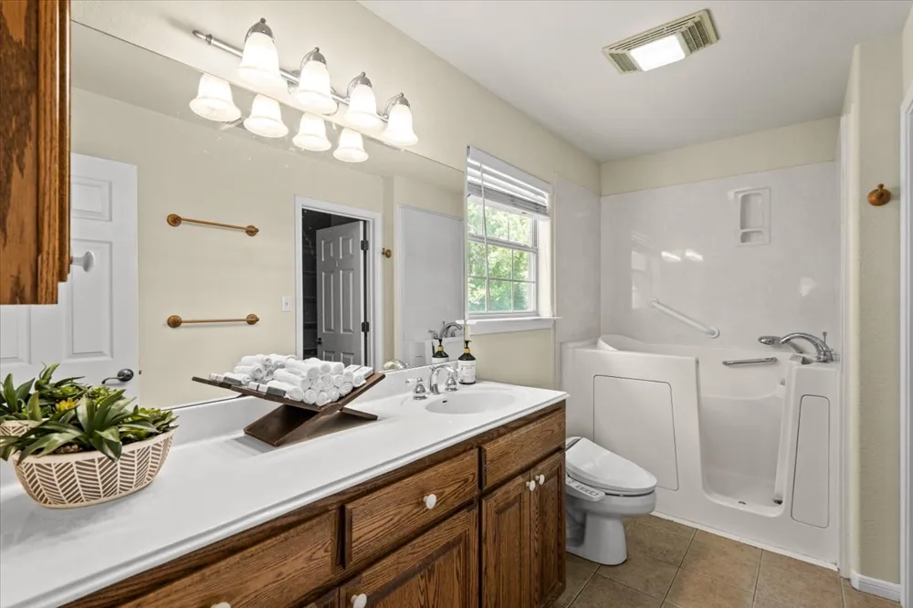 415 Tahitian Drive Bastrop, TX 78602
