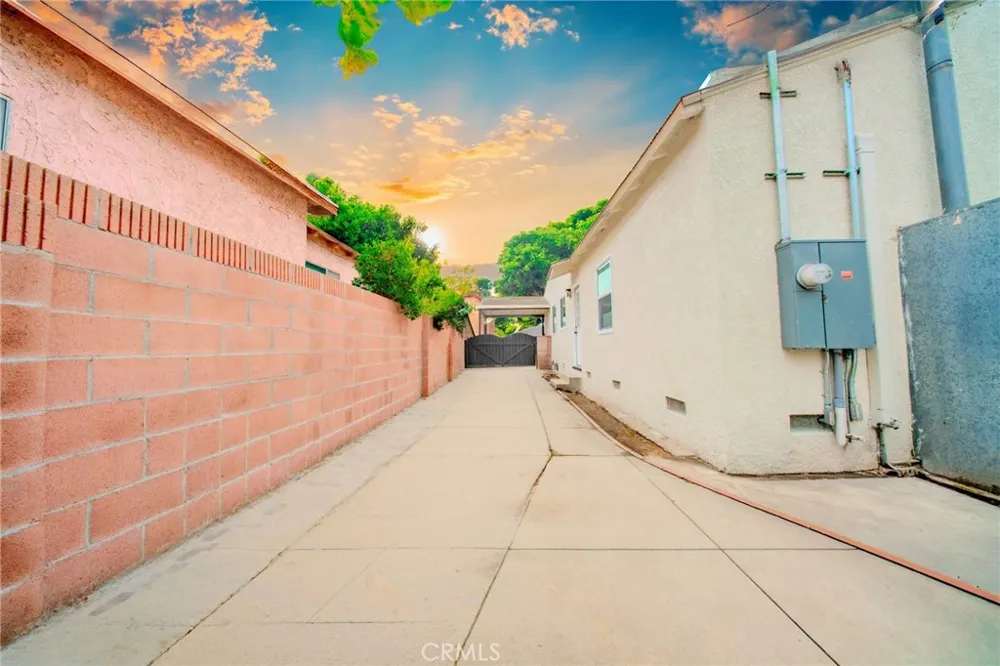 2549 Kansas South Gate, CA 90280