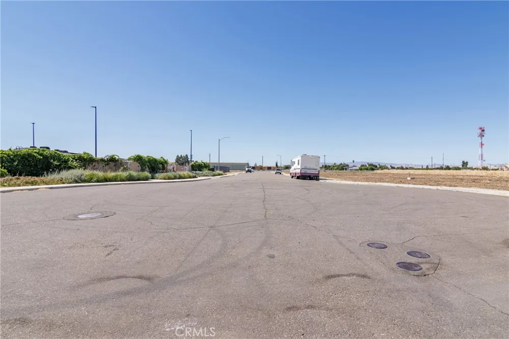 204 Commerce Los Banos, CA 93635