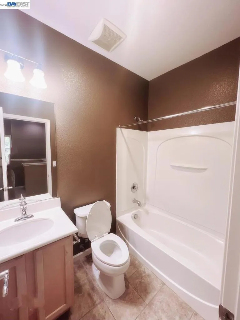 20 S Hidalgo St Mountain House, CA 95391