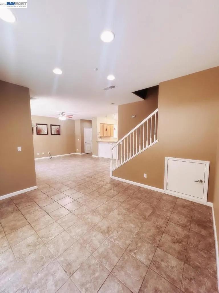 20 S Hidalgo St Mountain House, CA 95391