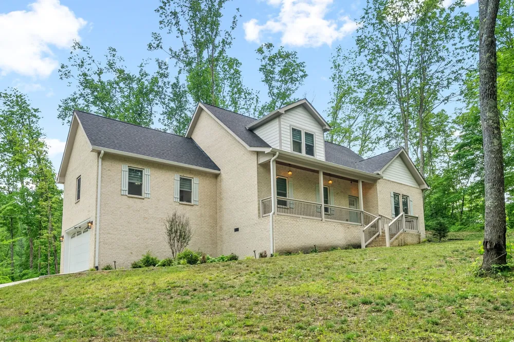 514 Doy Rd E White Bluff, TN 37187