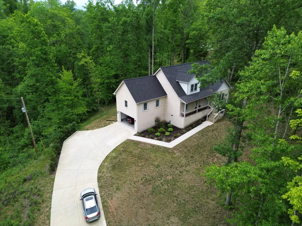 514 Doy Rd E White Bluff, TN 37187