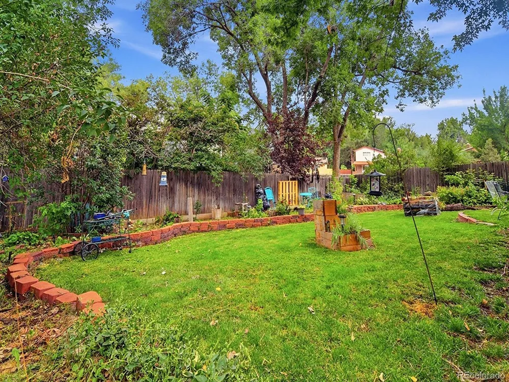 6932 Deframe Court Arvada, CO 80004