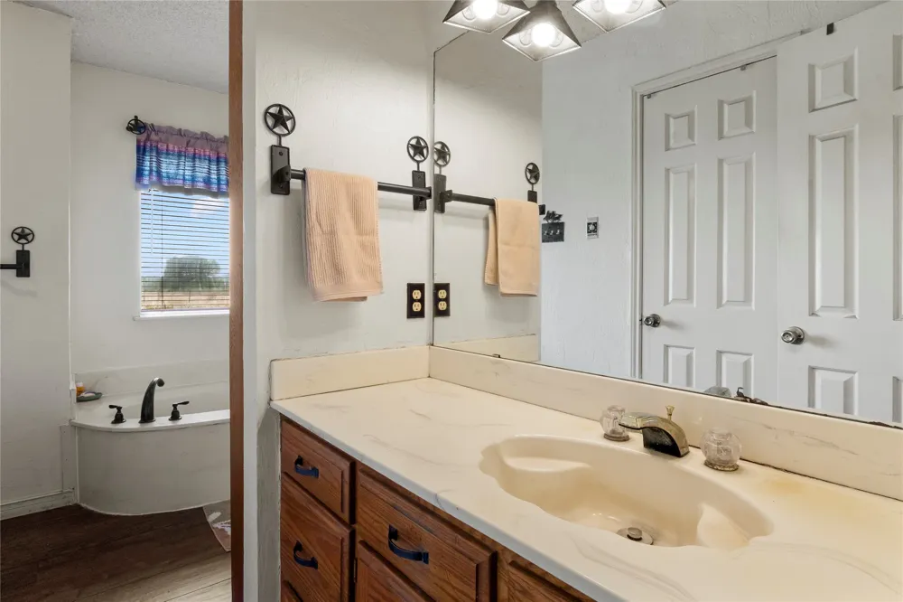 9926 COUNTY ROAD 155A Kaufman, TX 75142