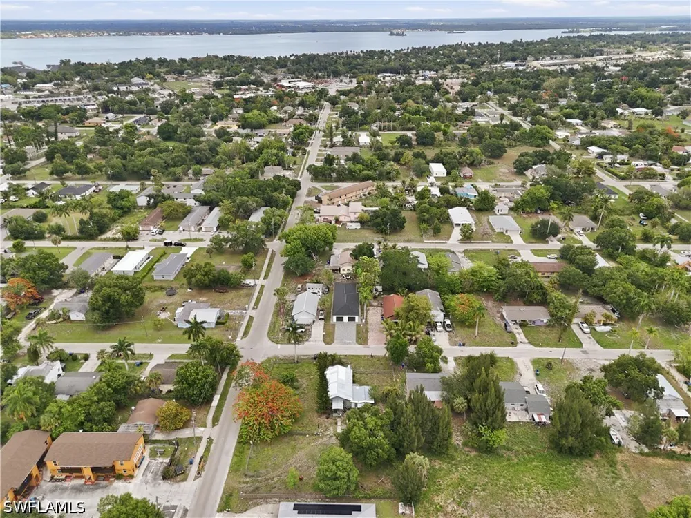 Pearl Street Fort Myers, FL 33916