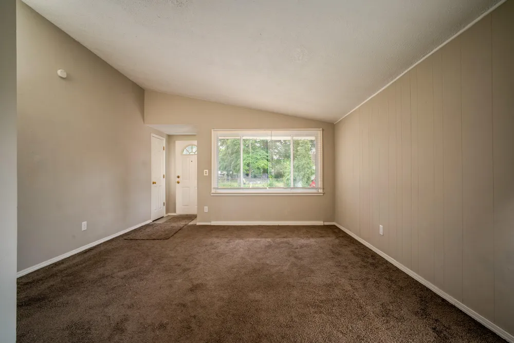23723 Reynolds Avenue Hazel Park City, MI 48030