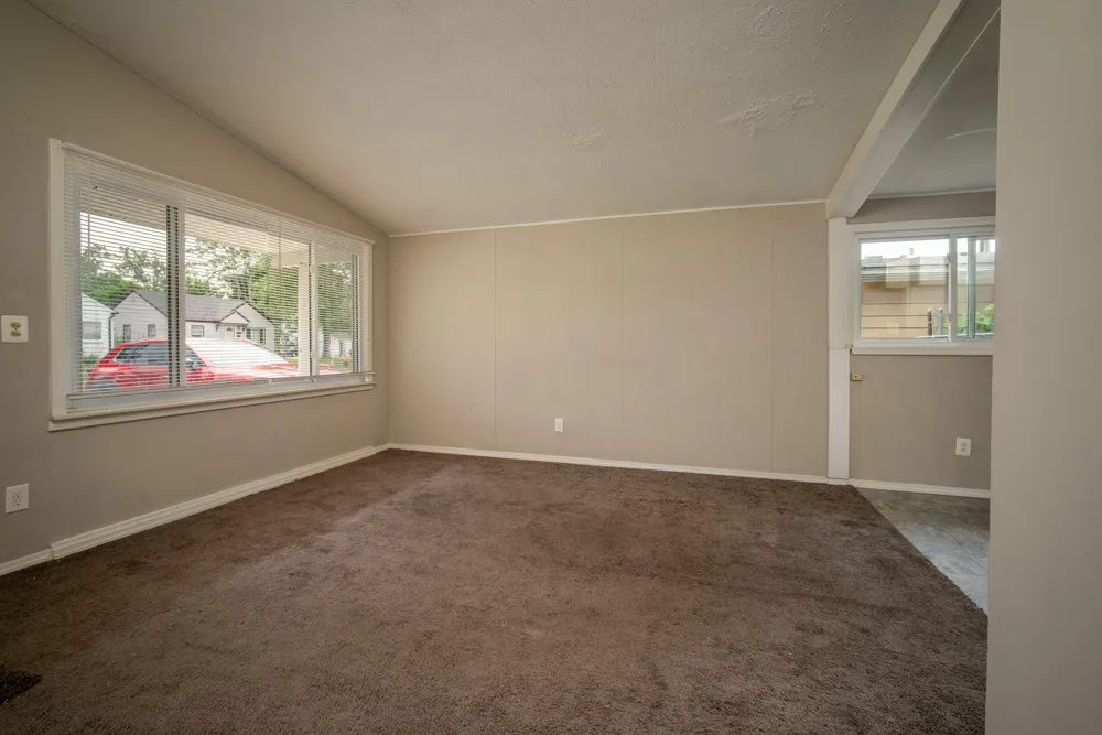 23723 Reynolds Avenue Hazel Park City, MI 48030