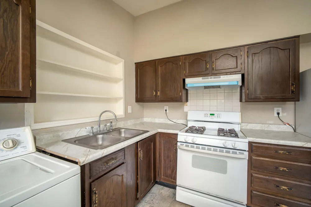 23723 Reynolds Avenue Hazel Park City, MI 48030