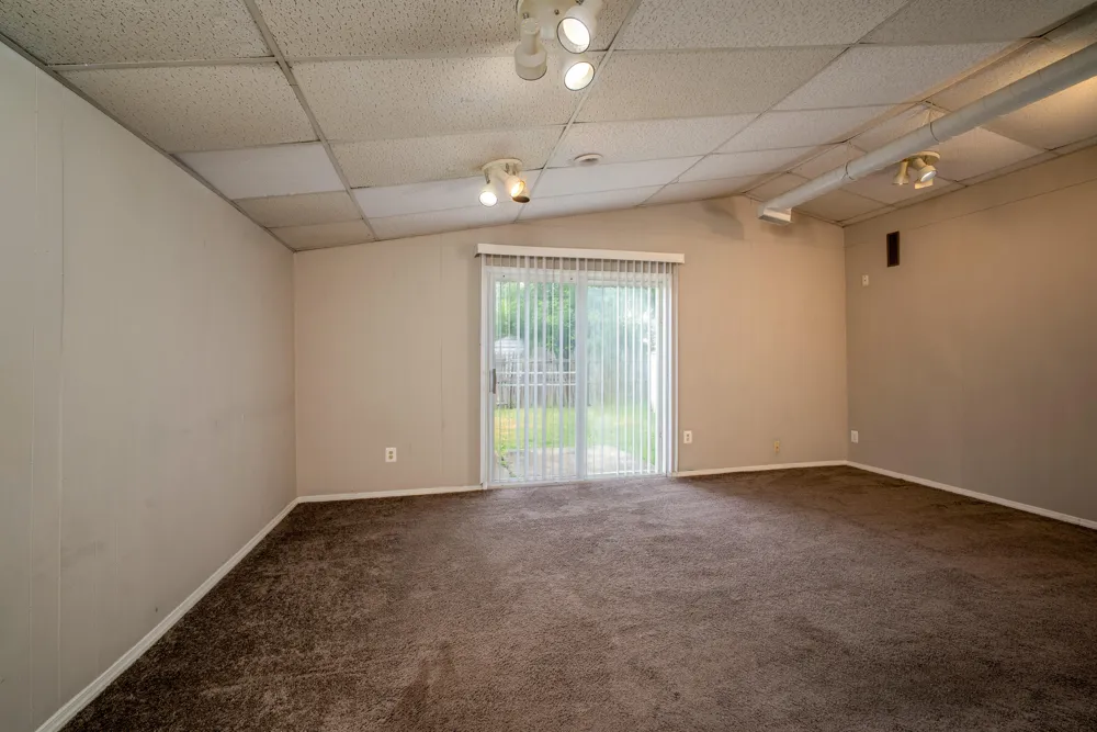 23723 Reynolds Avenue Hazel Park City, MI 48030