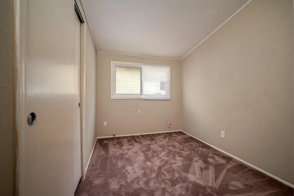 23723 Reynolds Avenue Hazel Park City, MI 48030