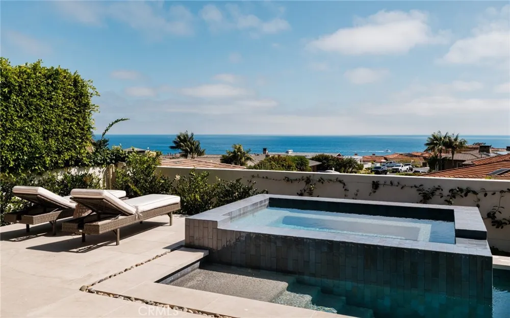 2595 Altamar Laguna Beach, CA 92651