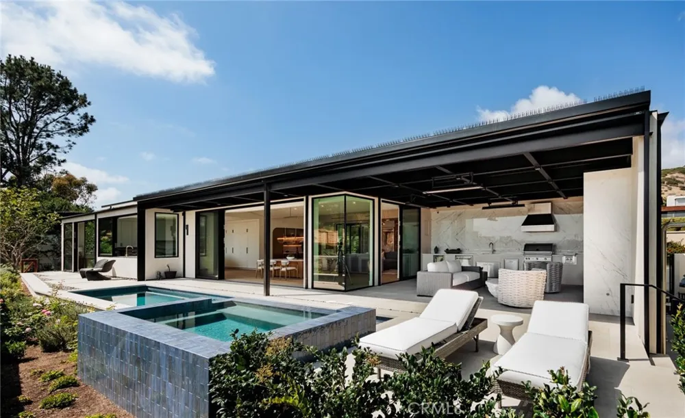 2595 Altamar Laguna Beach, CA 92651
