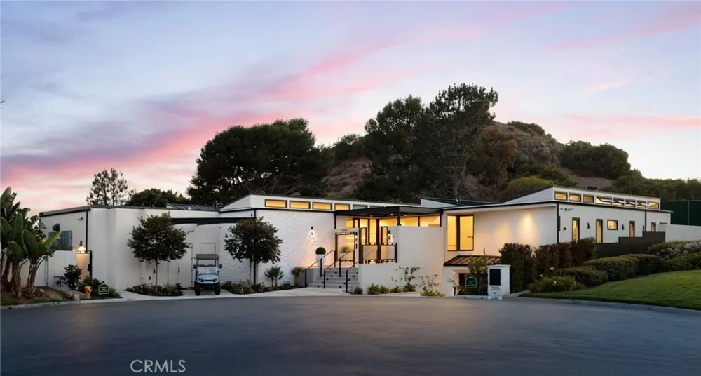 2595 Altamar Laguna Beach, CA 92651