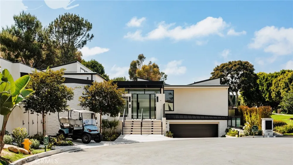 2595 Altamar Laguna Beach, CA 92651