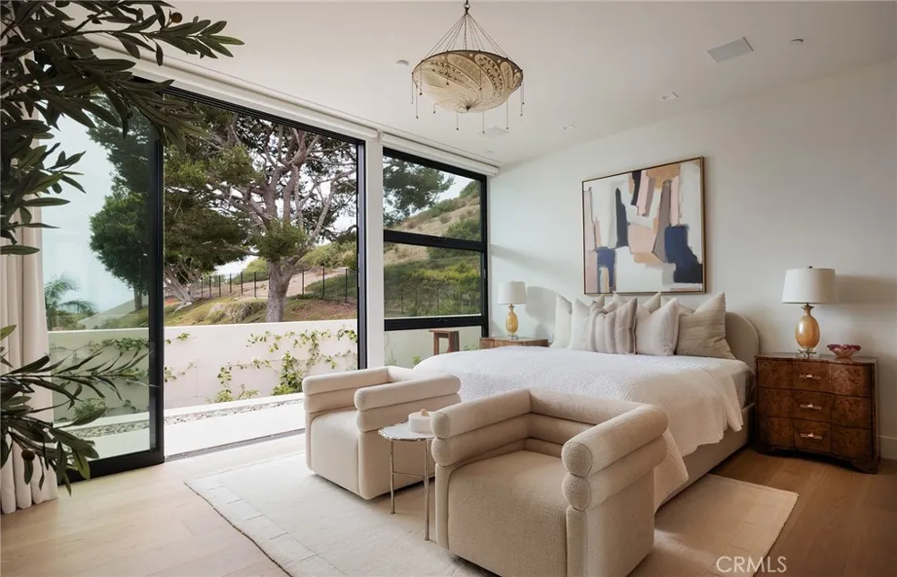 2595 Altamar Laguna Beach, CA 92651
