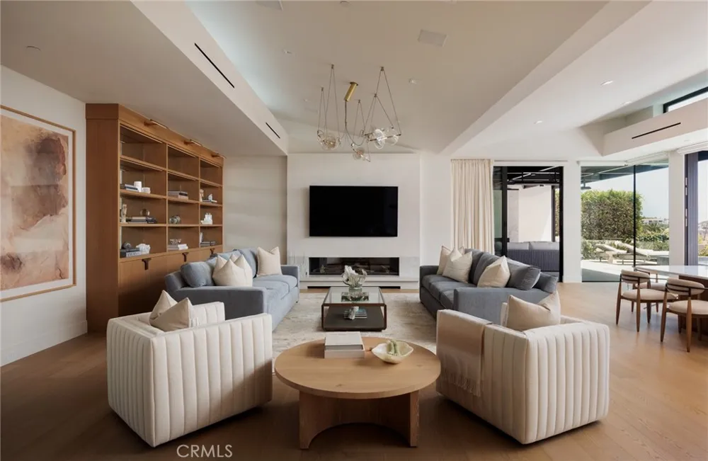 2595 Altamar Laguna Beach, CA 92651