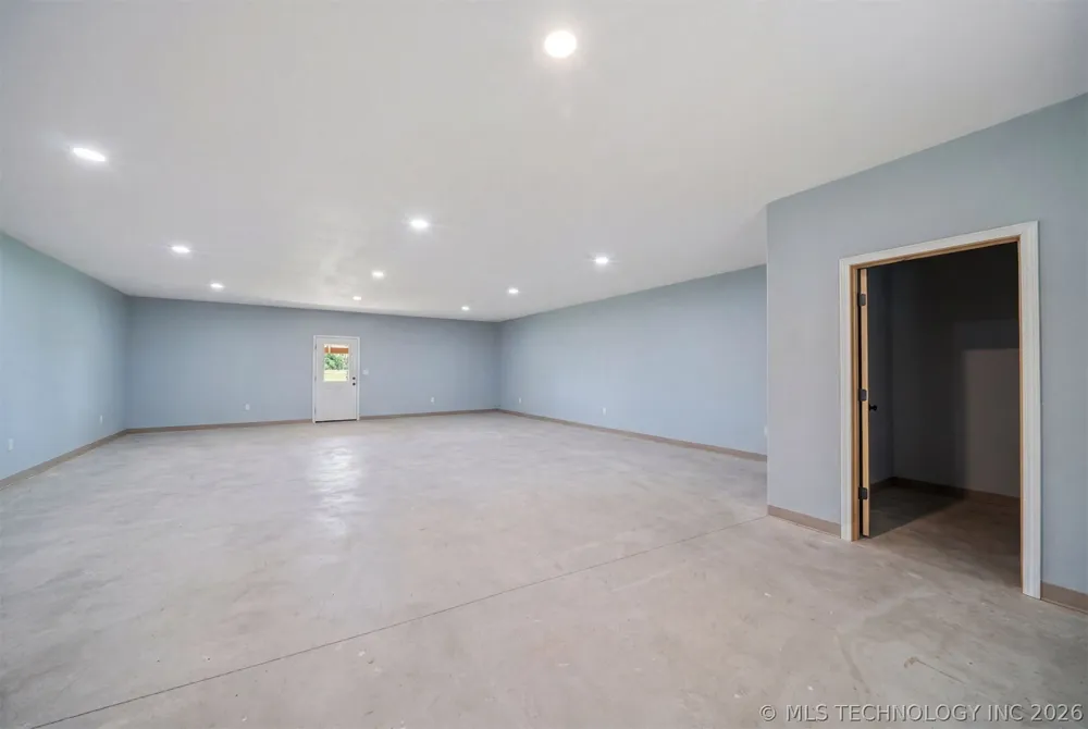17105 E 4th Street Claremore, OK 74017