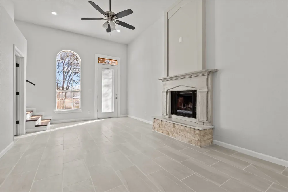 1701 E Lake Drive Weatherford, TX 76087