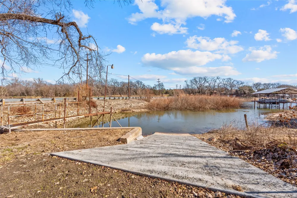 1701 E Lake Drive Weatherford, TX 76087