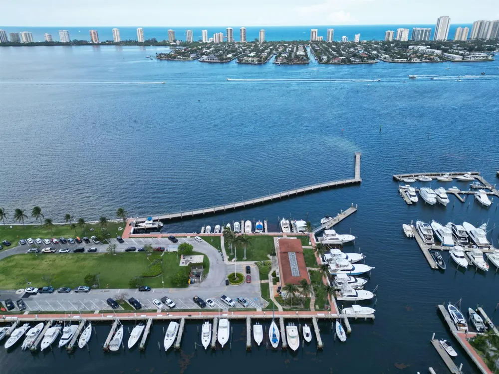 220 Lake Shore Drive #1908 Lake Park, FL 33403