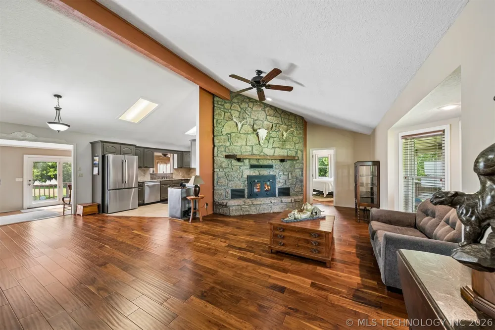 25100 S 610 Grove, OK 74344